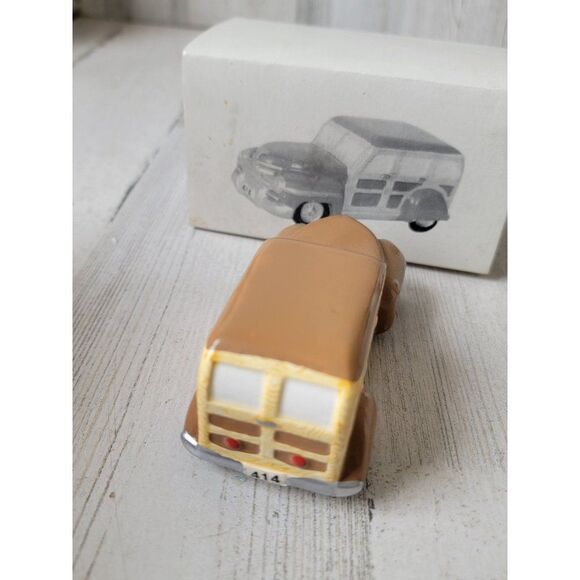 Dept 56 51365 Woody Station Wagon snow village accessory Xmas - Picture 6 of 6
